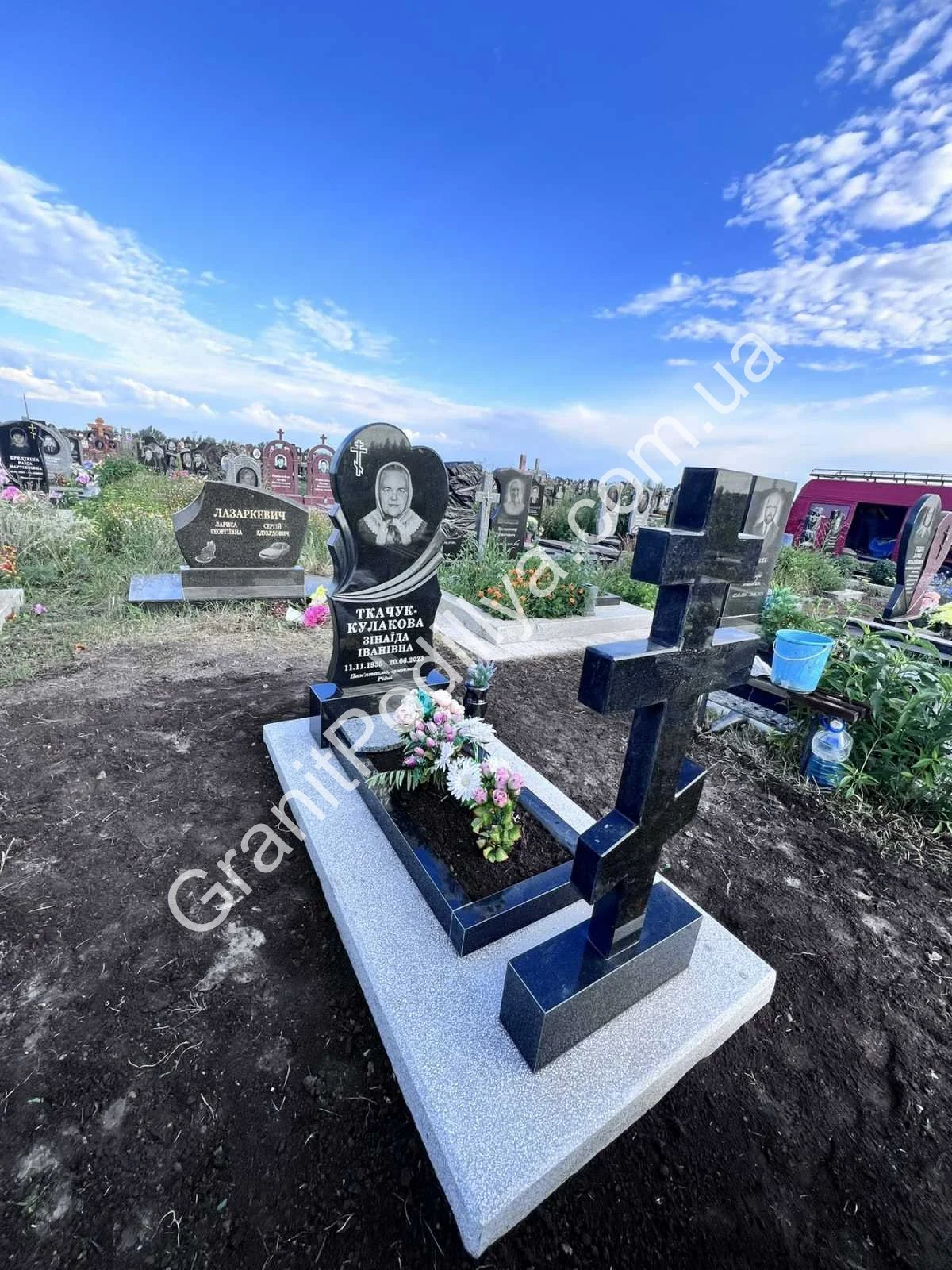 Подвійний пам'ятник з граніту - Кам'янець-Подільський | GranitPodillya